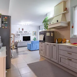 https://milano-balcony-apt.it-lombardy.com